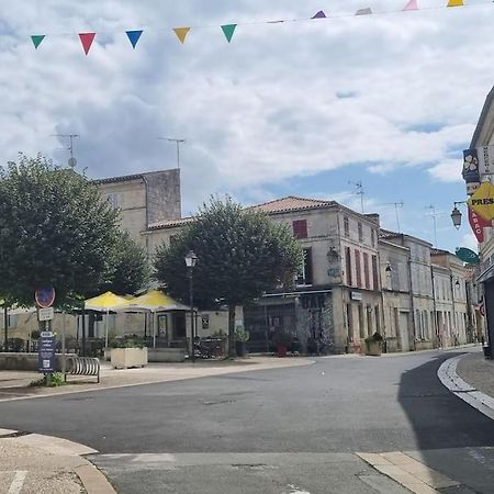 Le Duplex Du Centre - Ideal Pour Un Sejour Detente ! Saint-Savinien Eksteriør billede