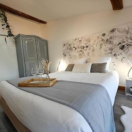 Le Duplex Du Centre - Ideal Pour Un Sejour Detente ! Saint-Savinien Eksteriør billede