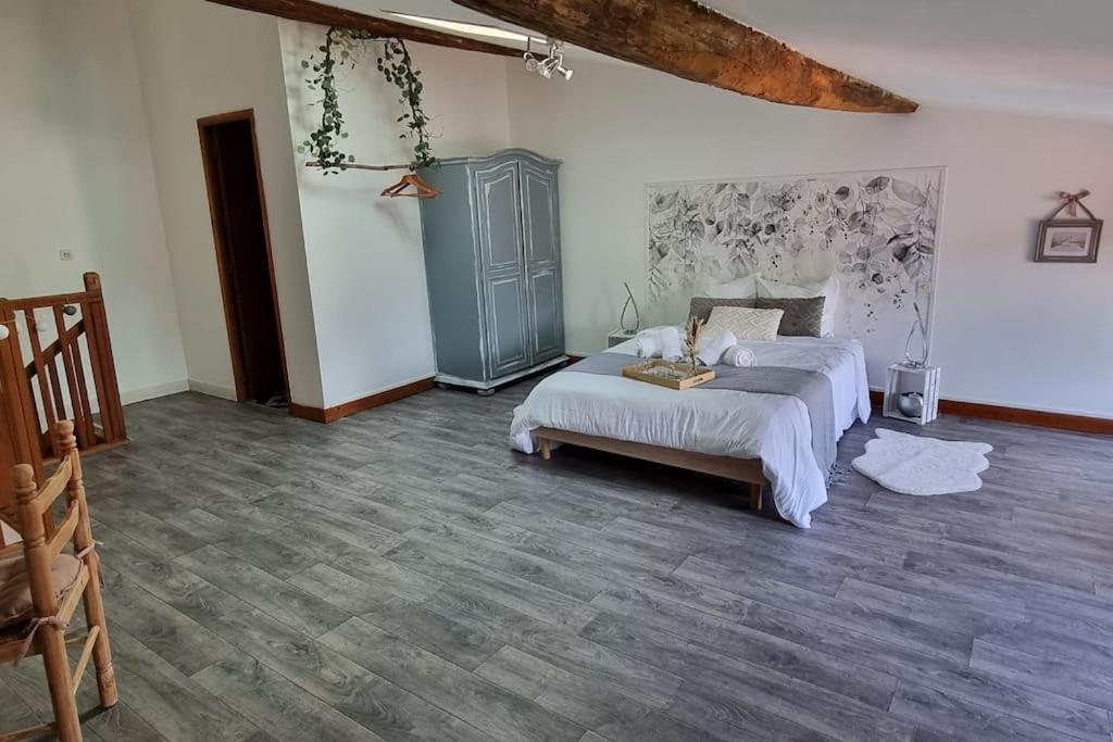 Le Duplex Du Centre - Ideal Pour Un Sejour Detente ! Saint-Savinien Eksteriør billede