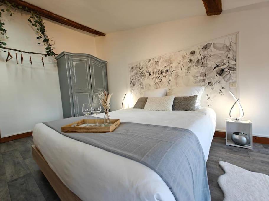 Le Duplex Du Centre - Ideal Pour Un Sejour Detente ! Saint-Savinien Eksteriør billede